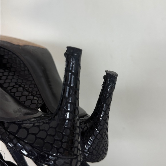 Stuart Weitzman Black Snakeskin Slingback Heels Sz 8.5! - Picture 8 of 9